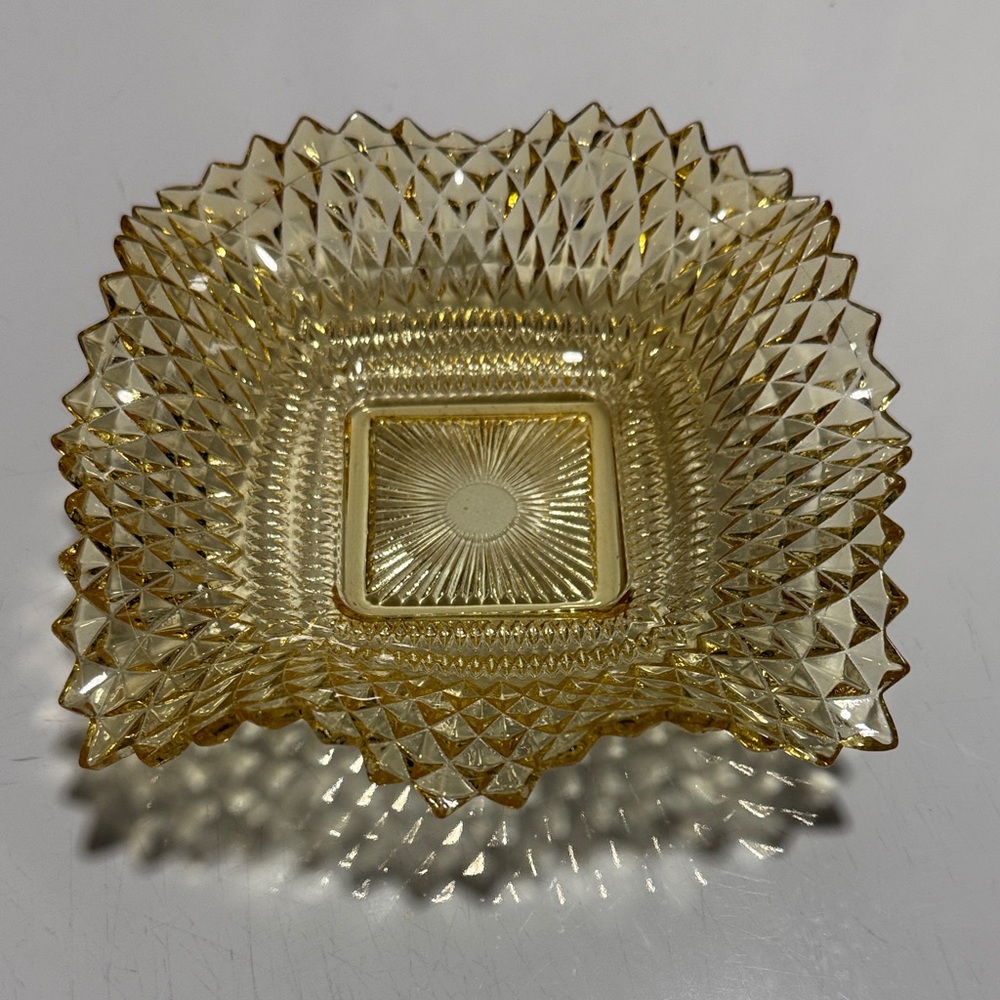 Elegant Amber Indiana Glass Company Diamond Point Ruffled Edge Candy Dish
